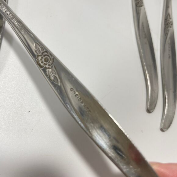 Lot of 8 Oneida Wm A Rogers Premier La Rose Stainless Soup Spoon 6 3/4” Vtg - Picture 9 of 9